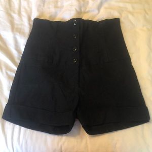High wasted black shorts
